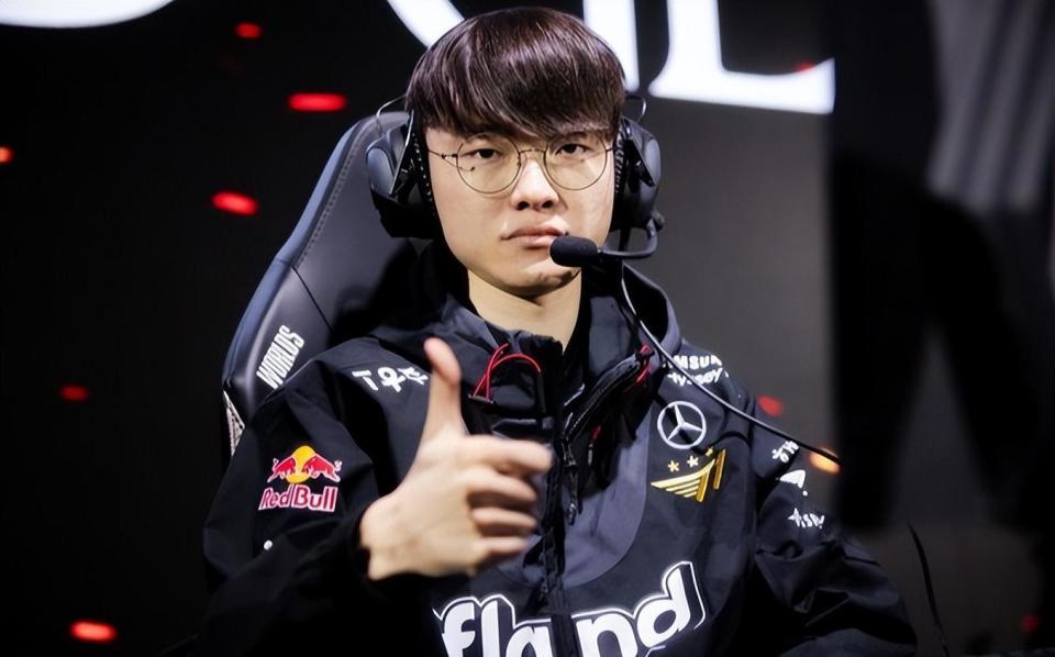 Eternal Fire 在 ESL Pro League S21 季后赛的决定性比赛中击败了 Falcons