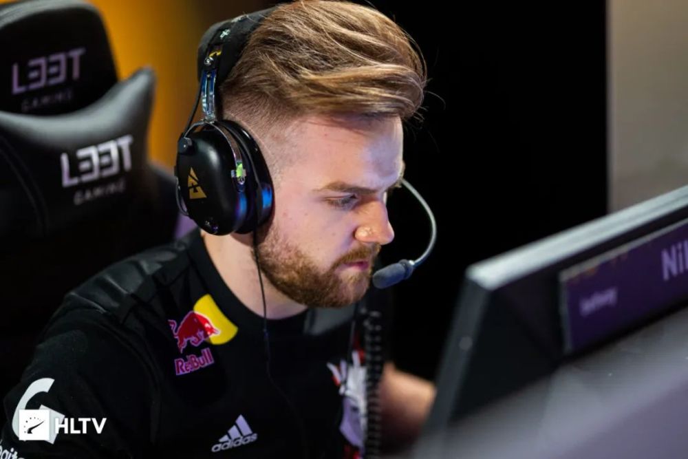 Doinb ：除非你家里特别有钱生活条件好，否则别打职业去读书